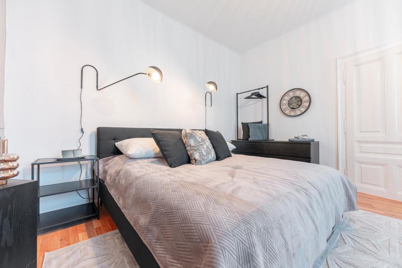 City Appartement Wagram Am Hauptbahnhof ซังคท์เพิลเทน ภายนอก รูปภาพ